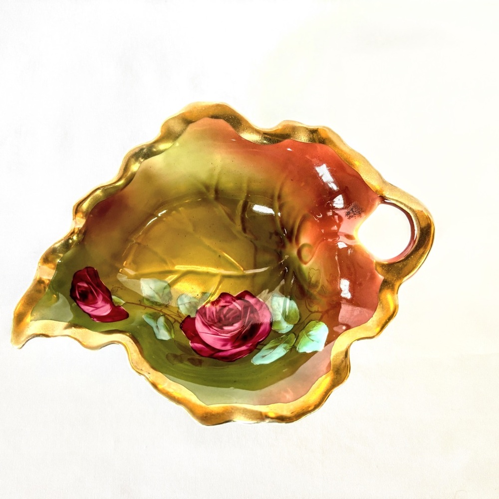 Rare Royal Vienna Peinture à lamain Leaf-Shaped Dish w/Rose Design ANTIQUE W1001